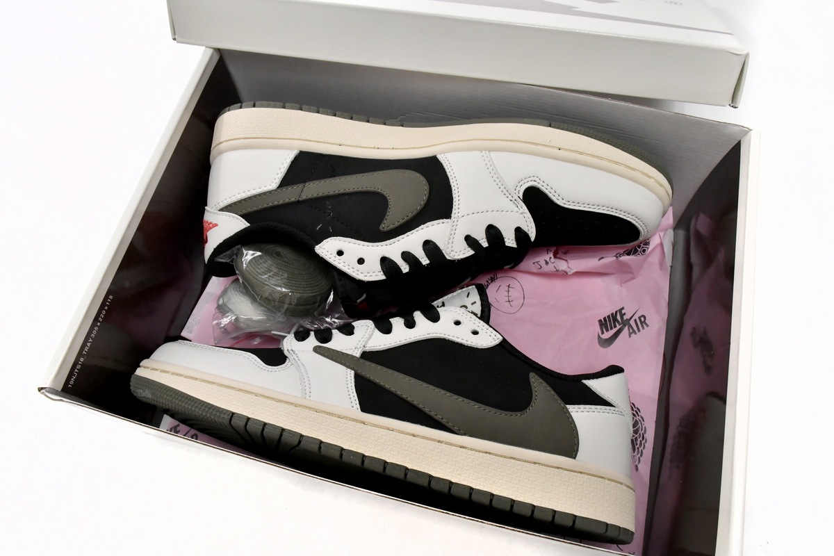 Air Jordan 1 Low OG WMNS “Olive” DZ4137-106