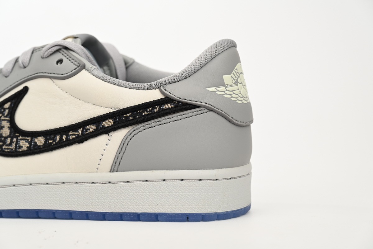 Jordan 1 Retro Low Dior CN8608-002