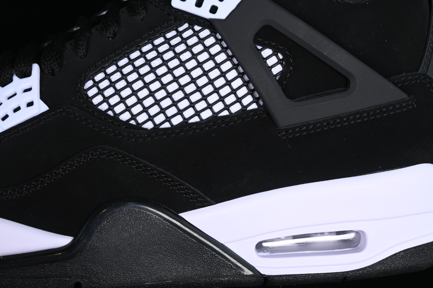Air Jordan 4   White Thunder    FQ8138-001