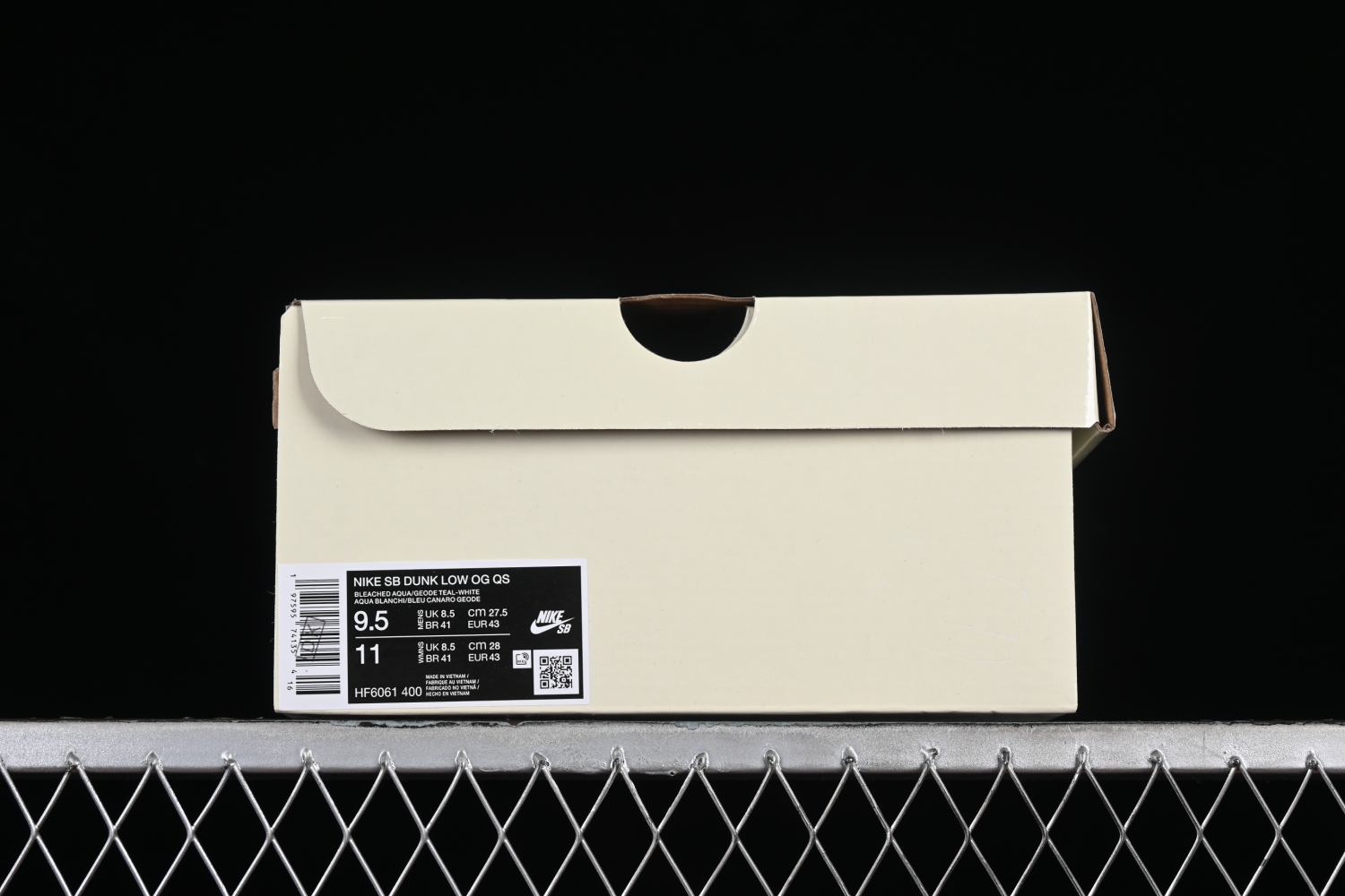 Nike SB Dunk Low Futura Laboratories Bleached Aqua HF6061-400