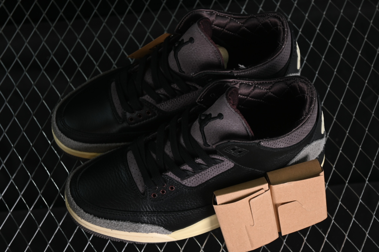Jordan 3 Retro OG SP A Ma Maniére Black Violet Ore FZ4811-001
