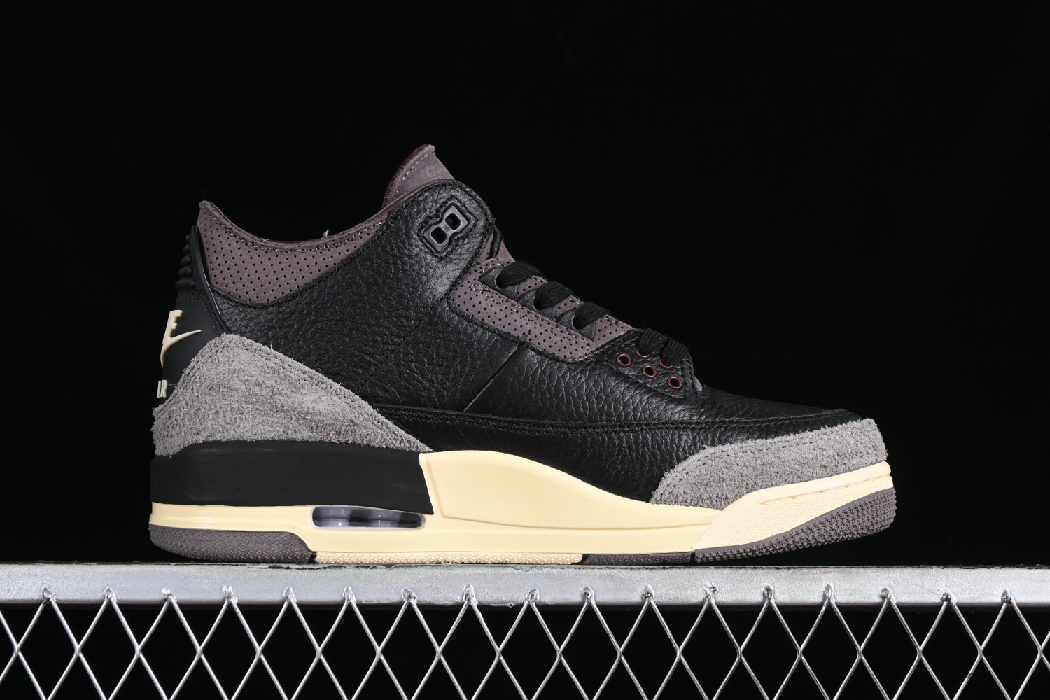 Jordan 3 Retro OG SP A Ma Maniére Black Violet Ore FZ4811-001