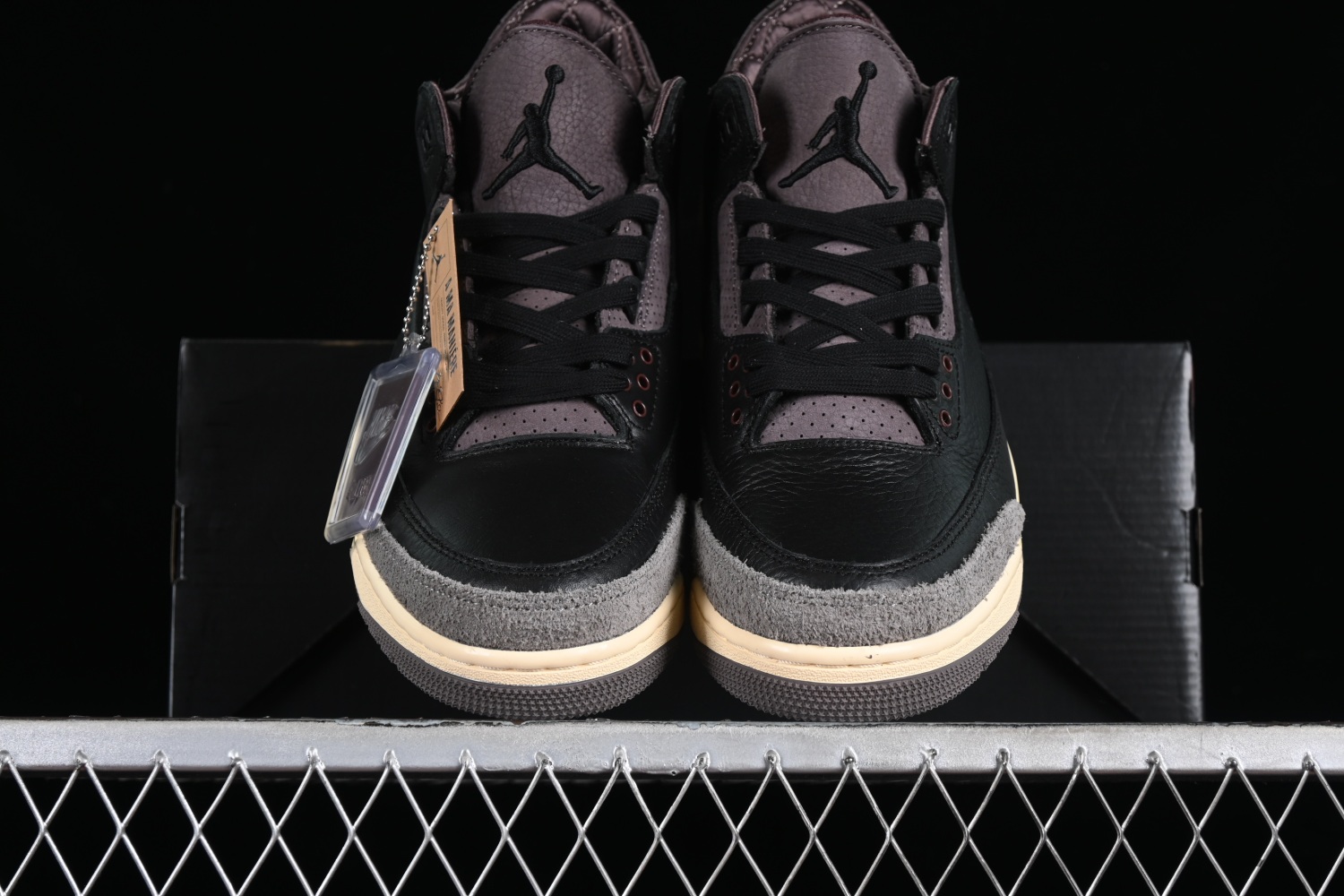 Jordan 3 Retro OG SP A Ma Maniére Black Violet Ore FZ4811-001