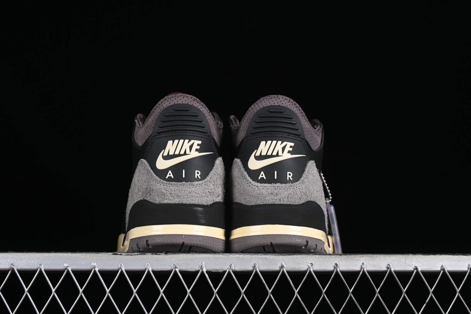 Jordan 3 Retro OG SP A Ma Maniére Black Violet Ore FZ4811-001