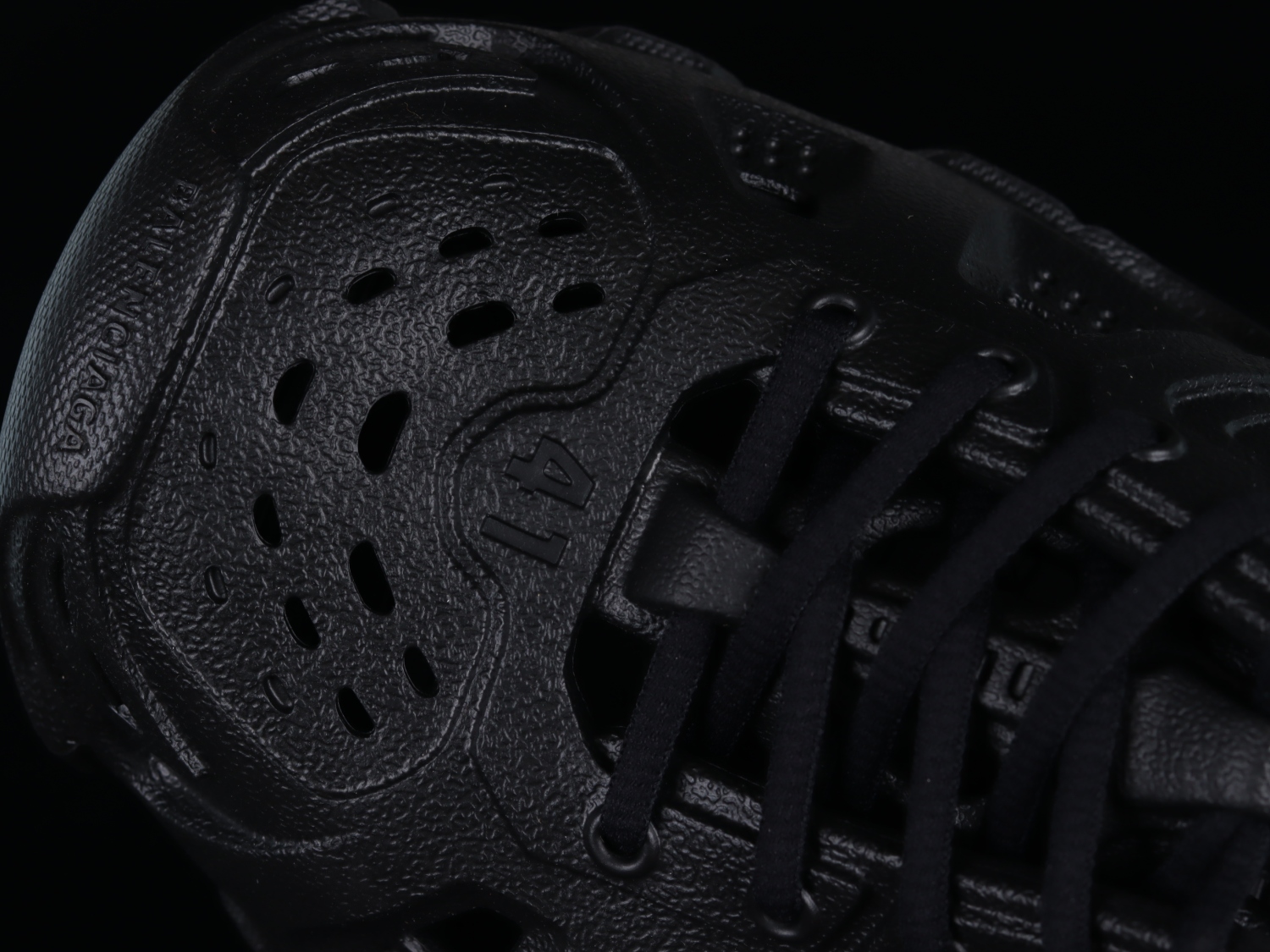 Bal**ci*ga HD Lace Up Black 702421W3CES1000