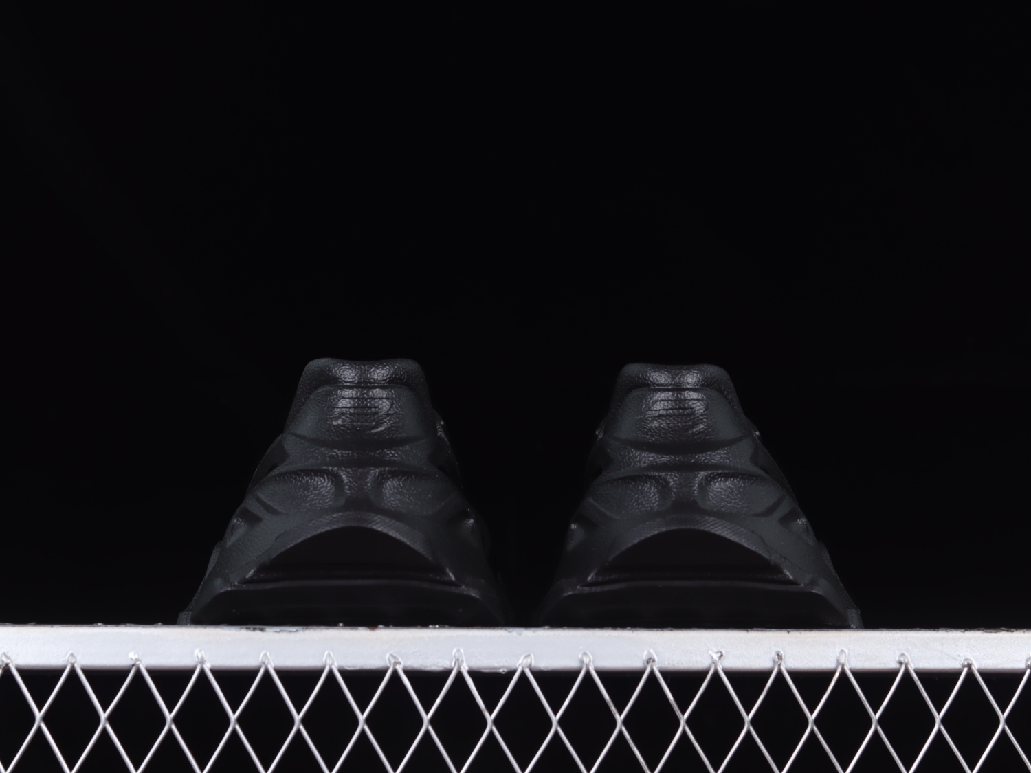 Bal**ci*ga HD Lace Up Black 702421W3CES1000