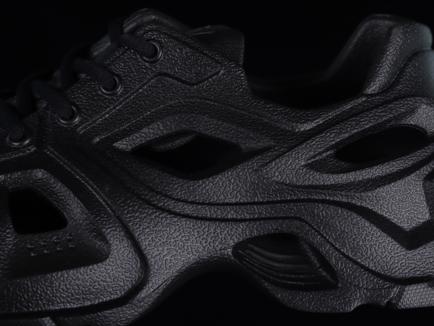 Bal**ci*ga HD Lace Up Black 702421W3CES1000