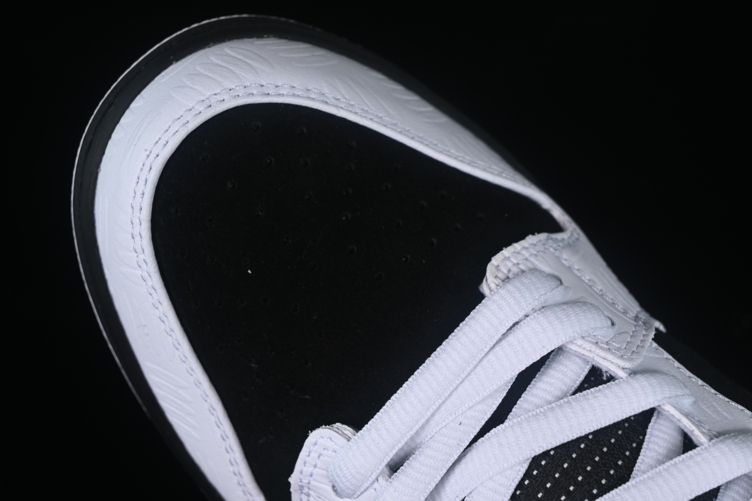 TIGHTBOOTH x Nike SB Dunk Low Panda Co Branding FD2629-100