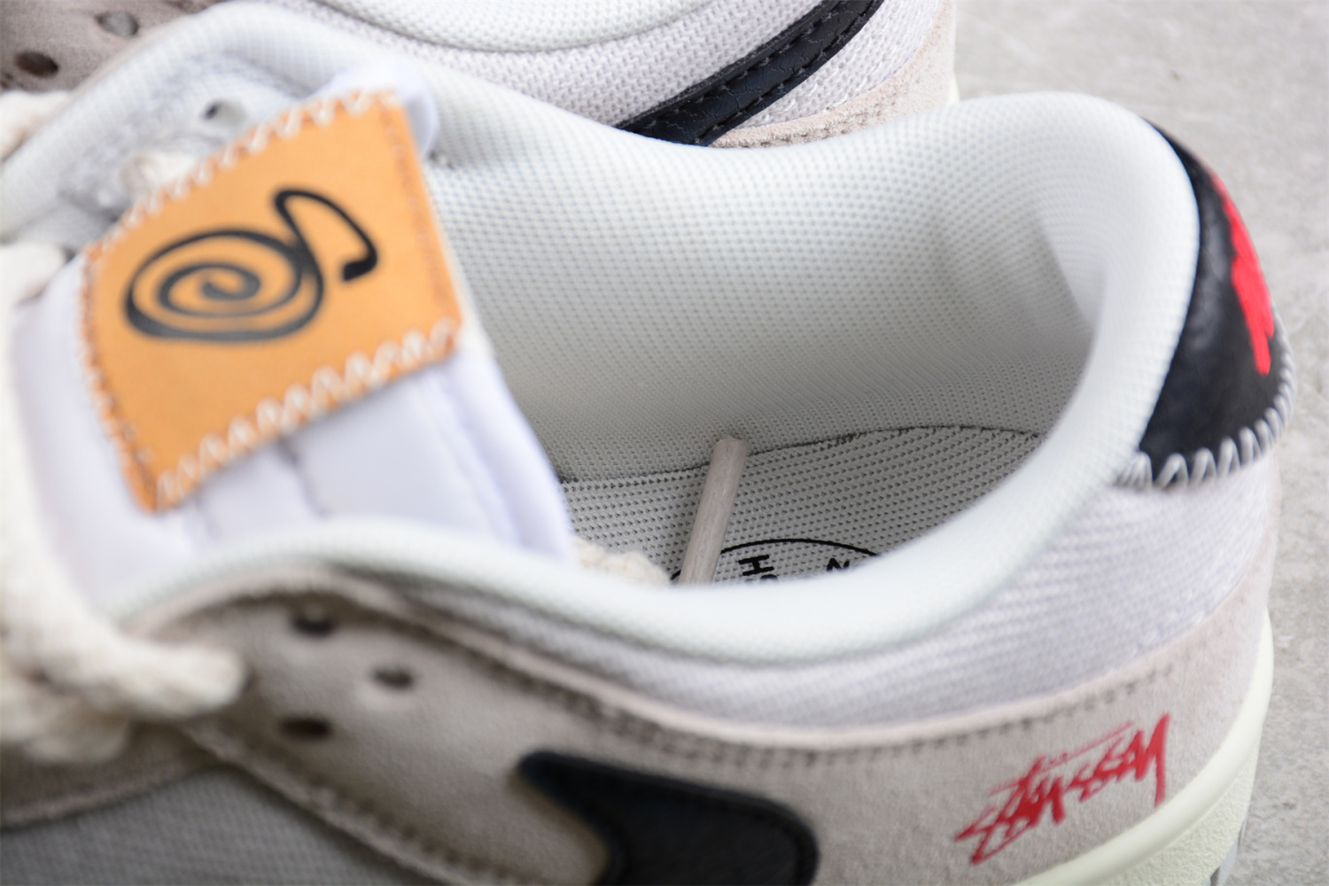 Stussy x Nike SB Dunk Low Stussy DD9776-068