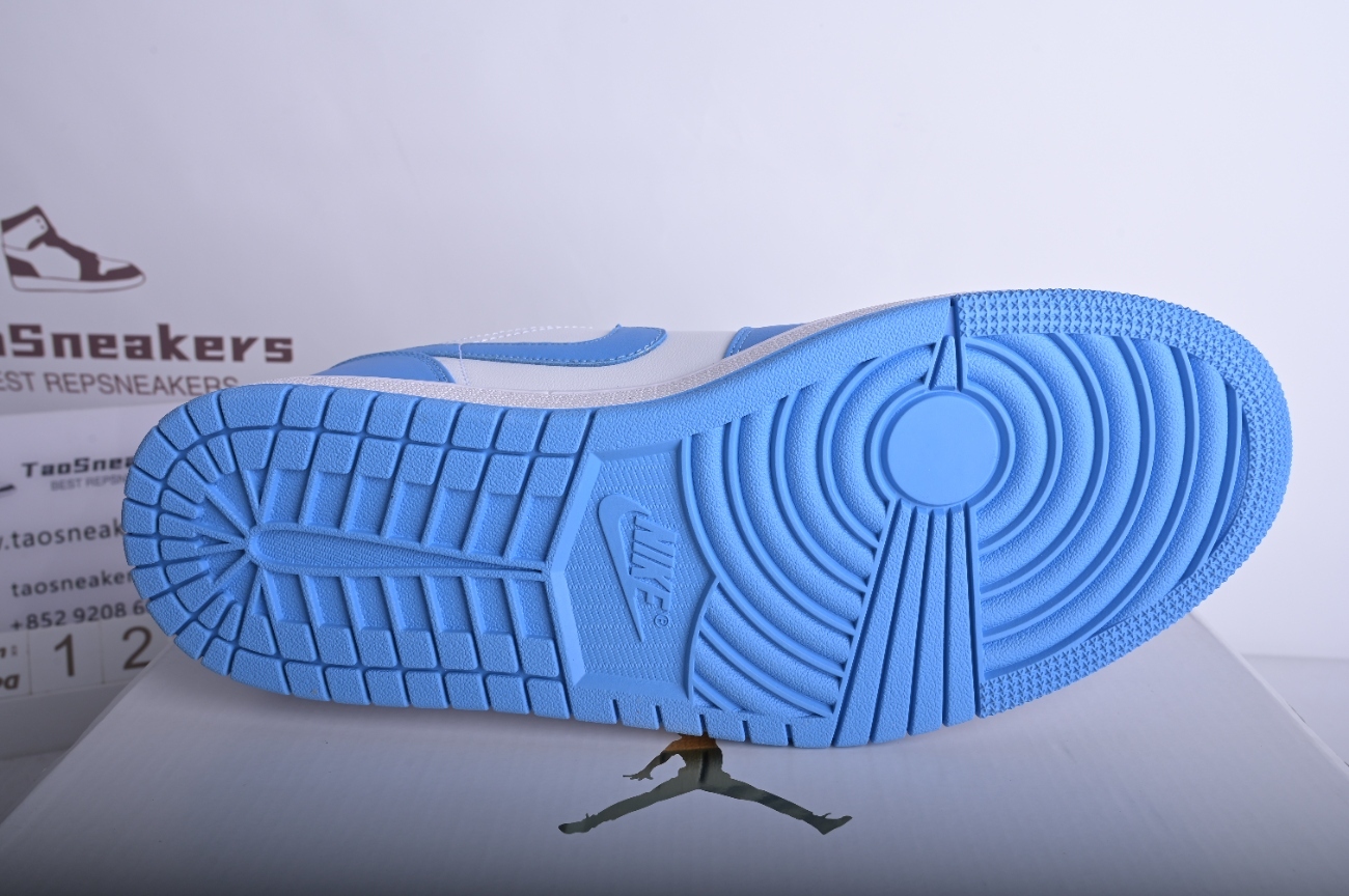 Jordan 1 Low UNC (W) AO9944-441