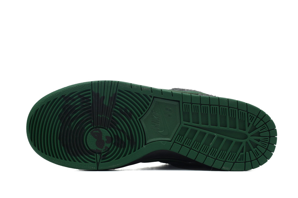 Nike SB Dunk Low There Skateboards HF7743-001