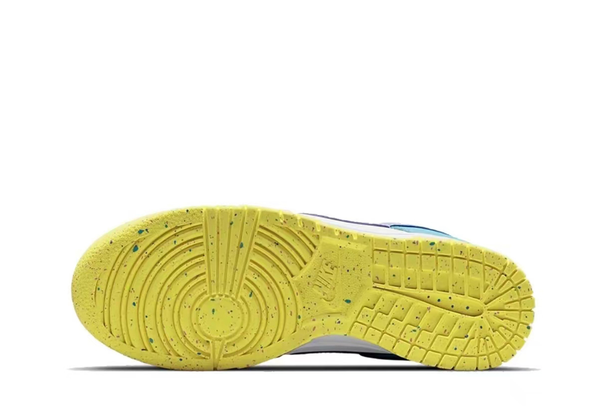 Nike Dunk Low SE Easter Candy (W)  DD1872-100