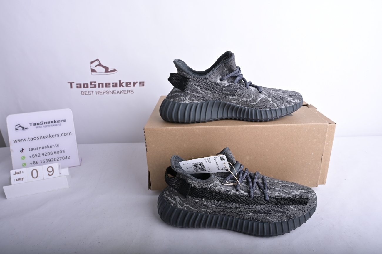 adidas Yeezy Boost 350 V2 MX Dark Salt ID4811