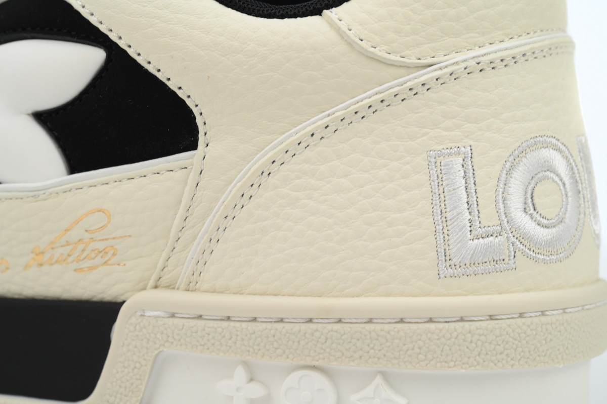 LO**S VU**TON LV Trainer Cream Black  1ACW3K