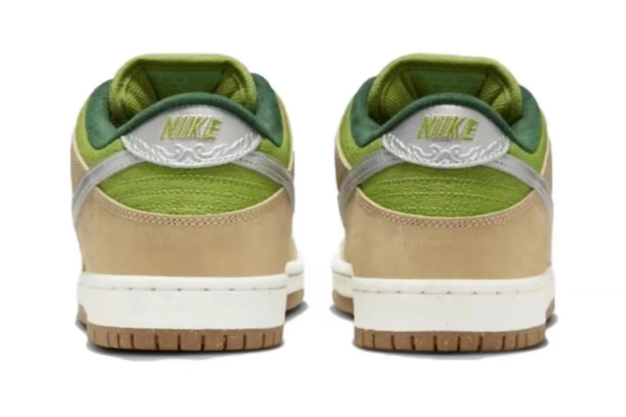 Nike SB Dunk Low Escargot  FQ7585-200