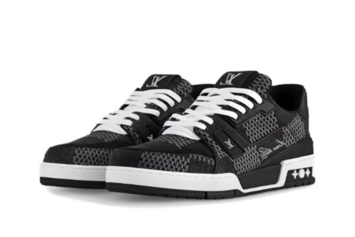 LO**S VU**TON LV Trainer Black Damier 3D Denim  1AD6DX