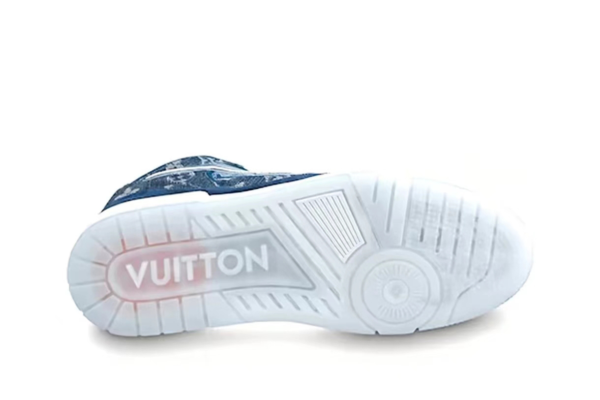 LO**S VU**TON  Trainer Monogram Denim  1A8MG3