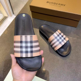 Burberry slippers(M)