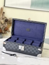 8 WATCH CASE