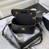 𝐂𝐡𝐚𝐧𝐞𝐥 Square Box Cosmetic Box  