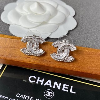 CHANEL Earring