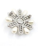 CHANEL   Brooch