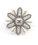 CHANEL   Brooch
