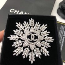 CHANEL   Brooch