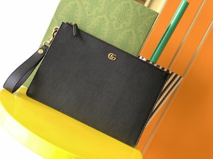 GG Marmont leather pouch
