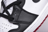 Air Jordan 1 High OG “Black Toe”555088-125