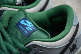 Nike SB Dunk Low Maple Leaf 313170-021