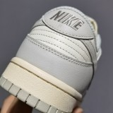 M Batch   Dunk Low Light Bone DD150-107