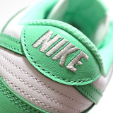 M Batch  Nike Dunk Low WMNS Green Glow  DD1503-105