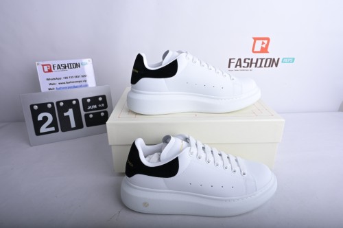 Alexander McQueen Dlack Skin Oversized White Black 553680WHGP59061