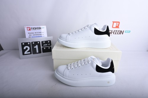 Alexander McQueen Dlack Skin Oversized White Black 553680WHGP59061
