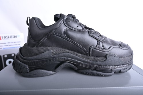 Ba***ci*ga Triple S Black  541624 W0901 1000