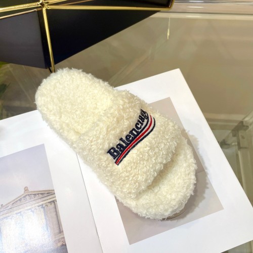 Ba*ga Furry Slide (Women's)  654261W2DO11096