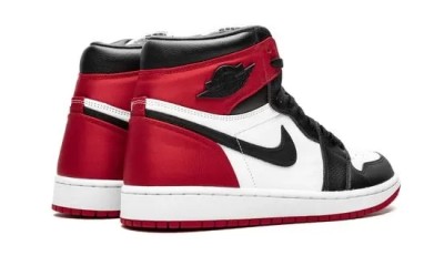 Jordan 1 Retro High Satin Black Toe (W)       CD0461-016