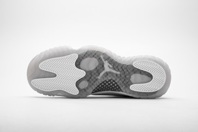 Jordan 11 Retro White Metallic Silver (W)        AR0715-100