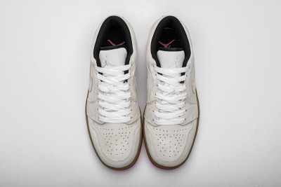 Jordan 1 Low White Gum Hyper Pink       553558-119