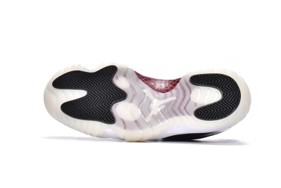 Jordan 11 Retro Low 72-10      AV2187-001