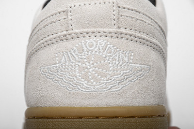 Jordan 1 Low White Gum Hyper Pink       553558-119