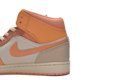 Jordan 1 Mid Apricot Orange (W)      DH4270-800