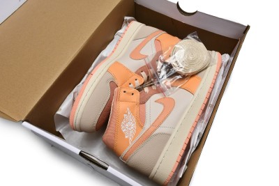 Jordan 1 Mid Apricot Orange (W)      DH4270-800