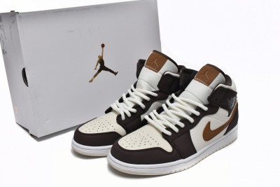 Jordan 1 Mid SE Brown Basalt Oatmeal (W)         DO6699-200