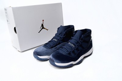 Jordan 11 Retro Midnight Navy (W)           AR0715-441