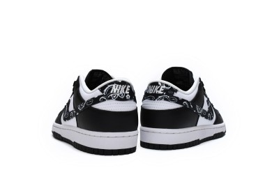 Nike Dunk Low Essential Paisley Pack Black (Women's)      DH4401-100