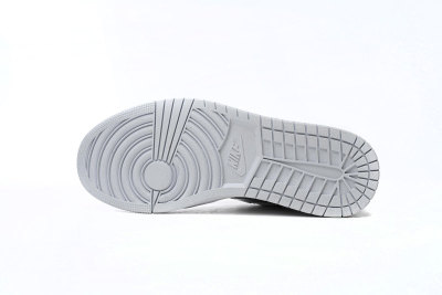 Jordan 1 Low SE Tear Away Silver      DX6070-101