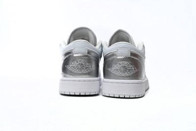 Jordan 1 Low SE Tear Away Silver      DX6070-101