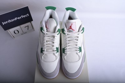 Jordan 4 Retro SB Pine Green     DR5415-103